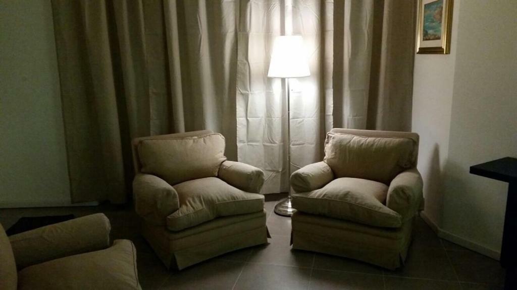 נואורו B&B Piazza Dante Nuoro מראה חיצוני תמונה