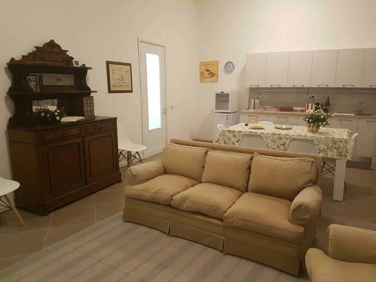 נואורו B&B Piazza Dante Nuoro מראה חיצוני תמונה